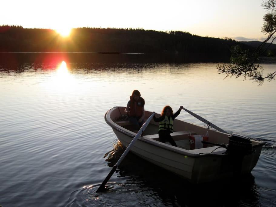 Historic Lakeside Villa - Ski, Boat, Relax In Nature Sunnansjo  외부 사진